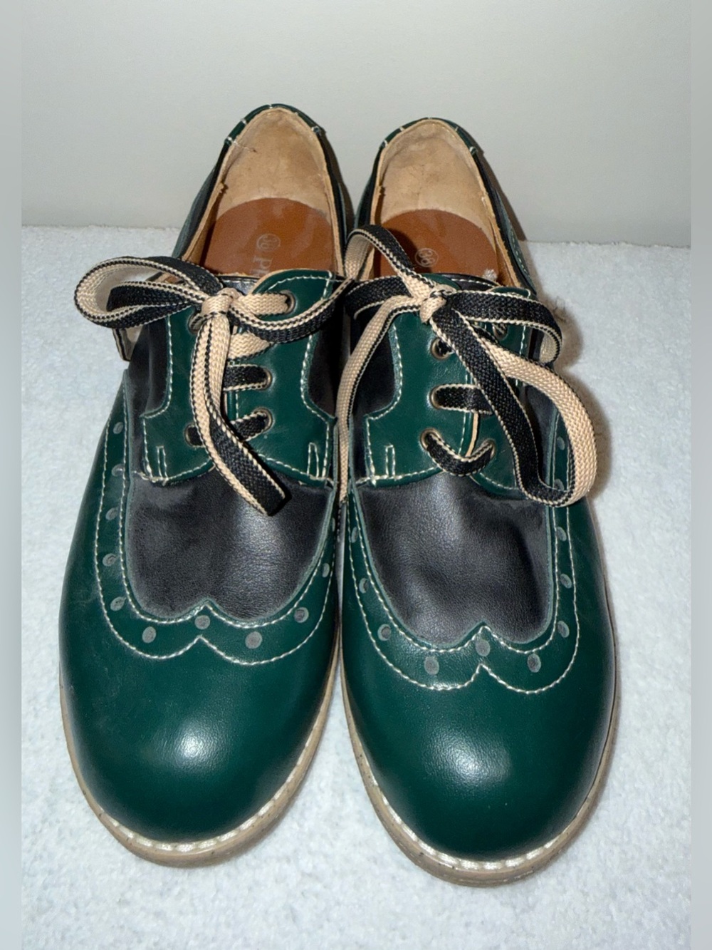 Pratesi hand crafted, Italian made forest green/black leather wingtips, sz 7.5